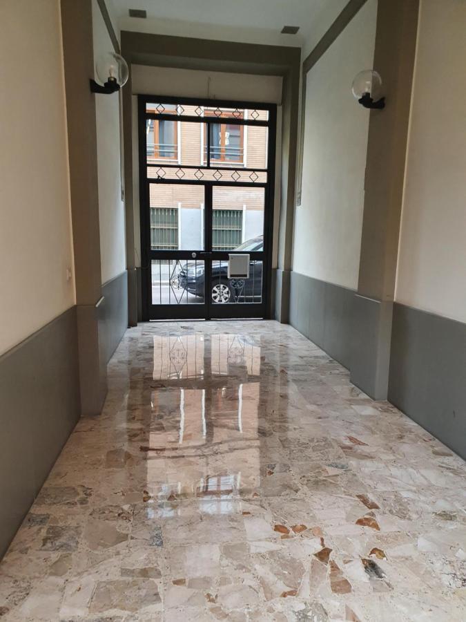 Arena Suite All Comforts - With Free Parking Garage Per Qualified Rate - Con Parcheggio Incluso Per Le Tariffe Qualificanti - Metro Verde Greenline Moscova Milan Extérieur photo